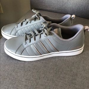Adidas grey woman’s 9.5 9 1/5 light grey baby pink